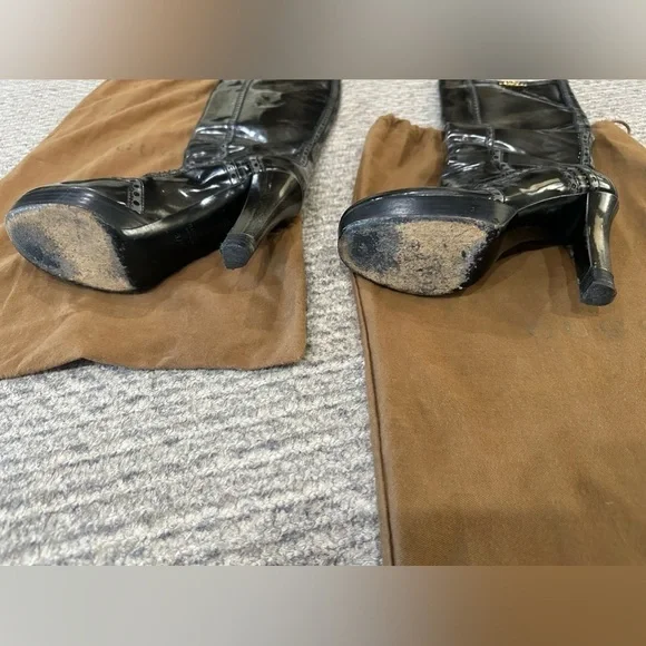 GUCCI GG BLACK/GRAY PATENT LEATHER BOOTS, SIZE 37.5